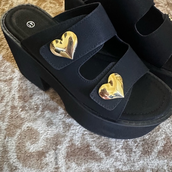 Gold heart logo platform mules chunky sandals - Picture 5 of 8